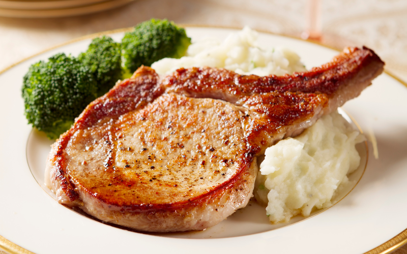 7 Day Meal Plan - pork chops with broccoli and cauliflower mash